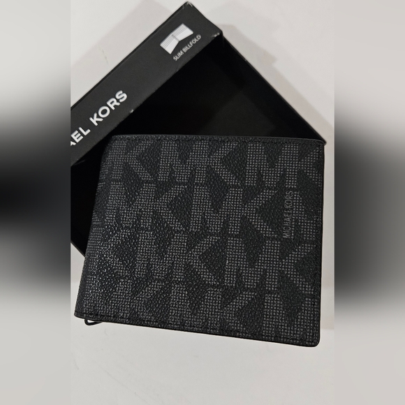NWT Michael Kors Men's "Jet Set" Bifold Black Noir MK Canvas Slim Wallet - Picture 4 of 6